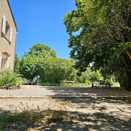 Harmonie T2-climatisation, Grand Jardin & Parking Prive Au Calme Gréoux-les-Bains